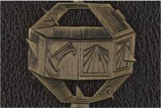 La devise des notaires est associée depuis Louis XIV à leur emblème - le gnomon.